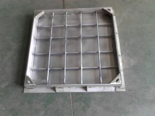 為什麼井蓋廠家的不鏽鋼井蓋裏邊要有鋼筋棍?