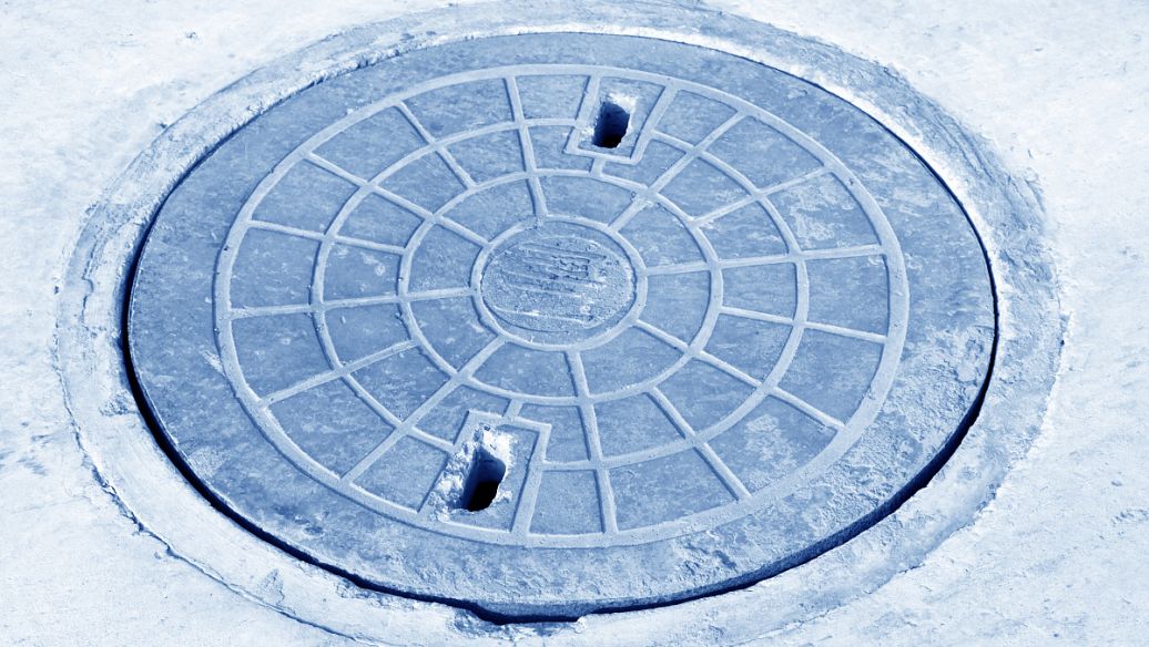 下麵一起和井蓋廠家看下有關矩形井蓋與圓形井蓋的相關內容的PK