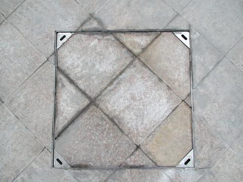 常見的不鏽鋼井蓋的材質