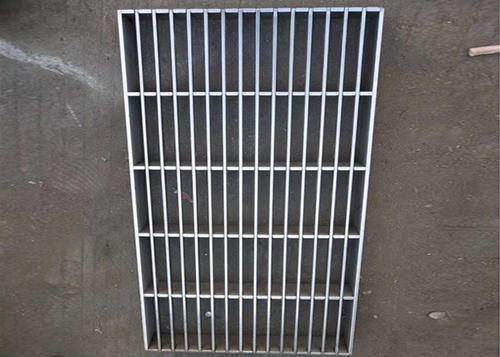 如何修正變形的雨水篦子